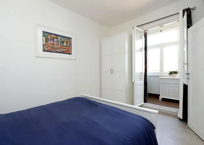 Bright Vatican 2 Bedroom Appartement *