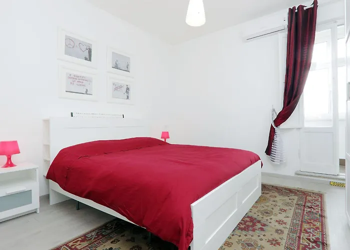 Bright Vatican 2 Bedroom Appartement *