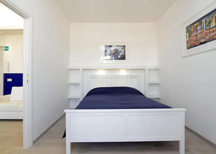 Bright Vatican 2 Bedroom Rome