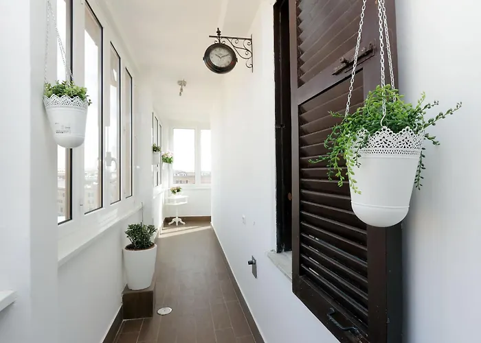 Bright Vatican 2 Bedroom Appartement *